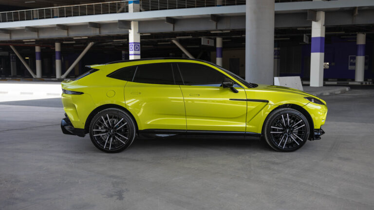 Aston Martin DBX 707 {Green}