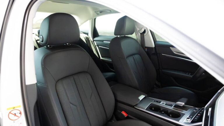 Audi A6 {White}