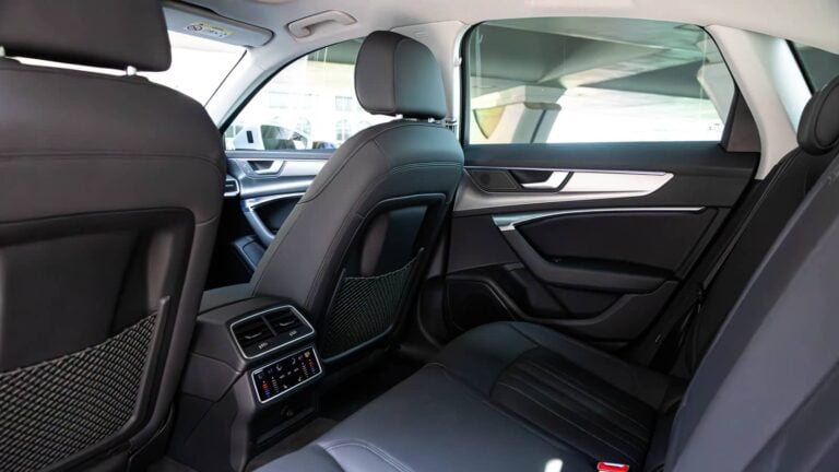 Audi A6 {White}