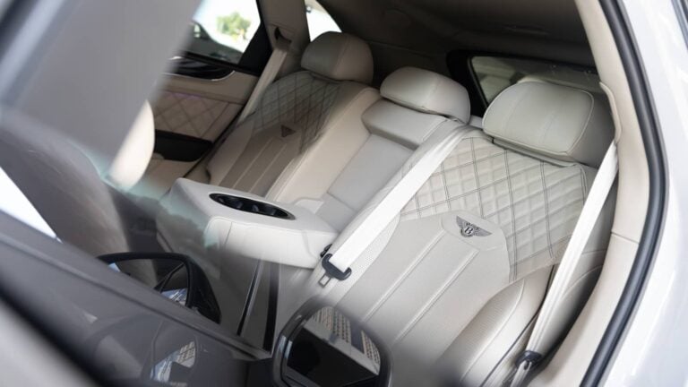 Bentley Bentayga {Nardo Gray}