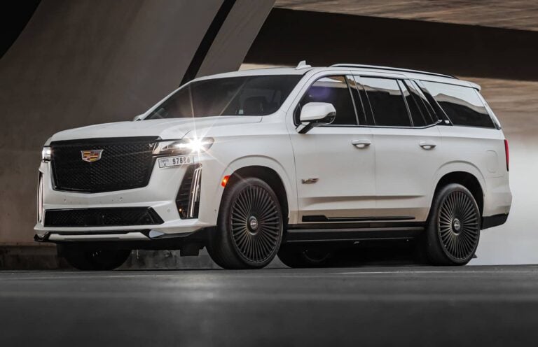 Cadillac Escalade V {White}
