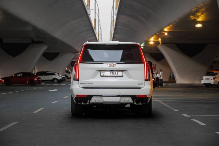 Cadillac Escalade V {White}