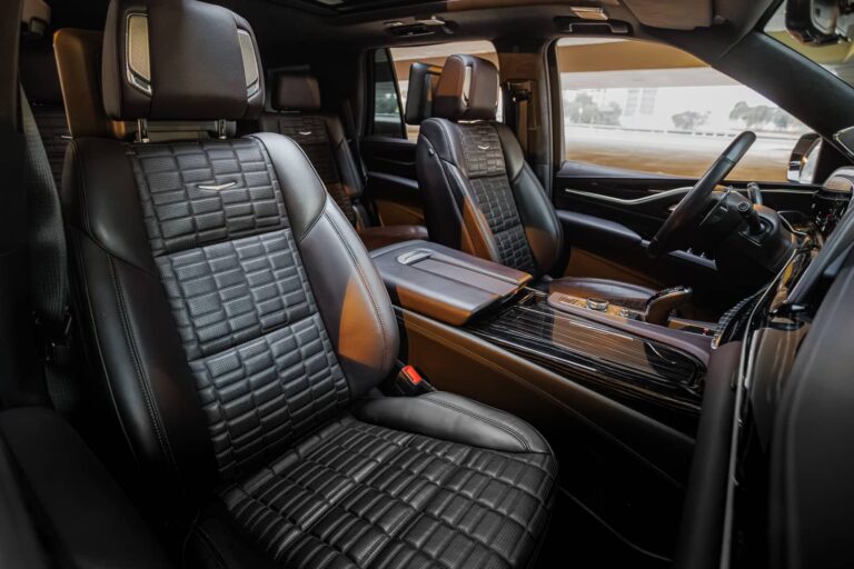 Cadillac Escalade V {White}