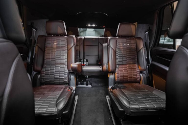 Cadillac Escalade V {White}