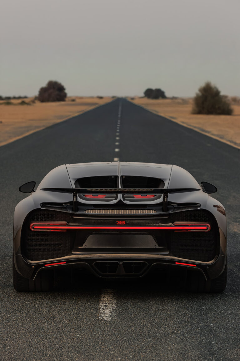 Buggati Chiron black