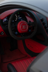 Buggati Chiron black