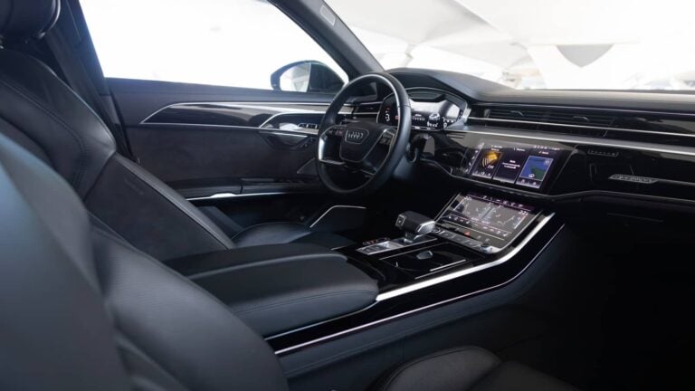 Audi A8 {Black}