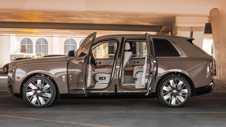 Rolls Royce Cullinan 2025